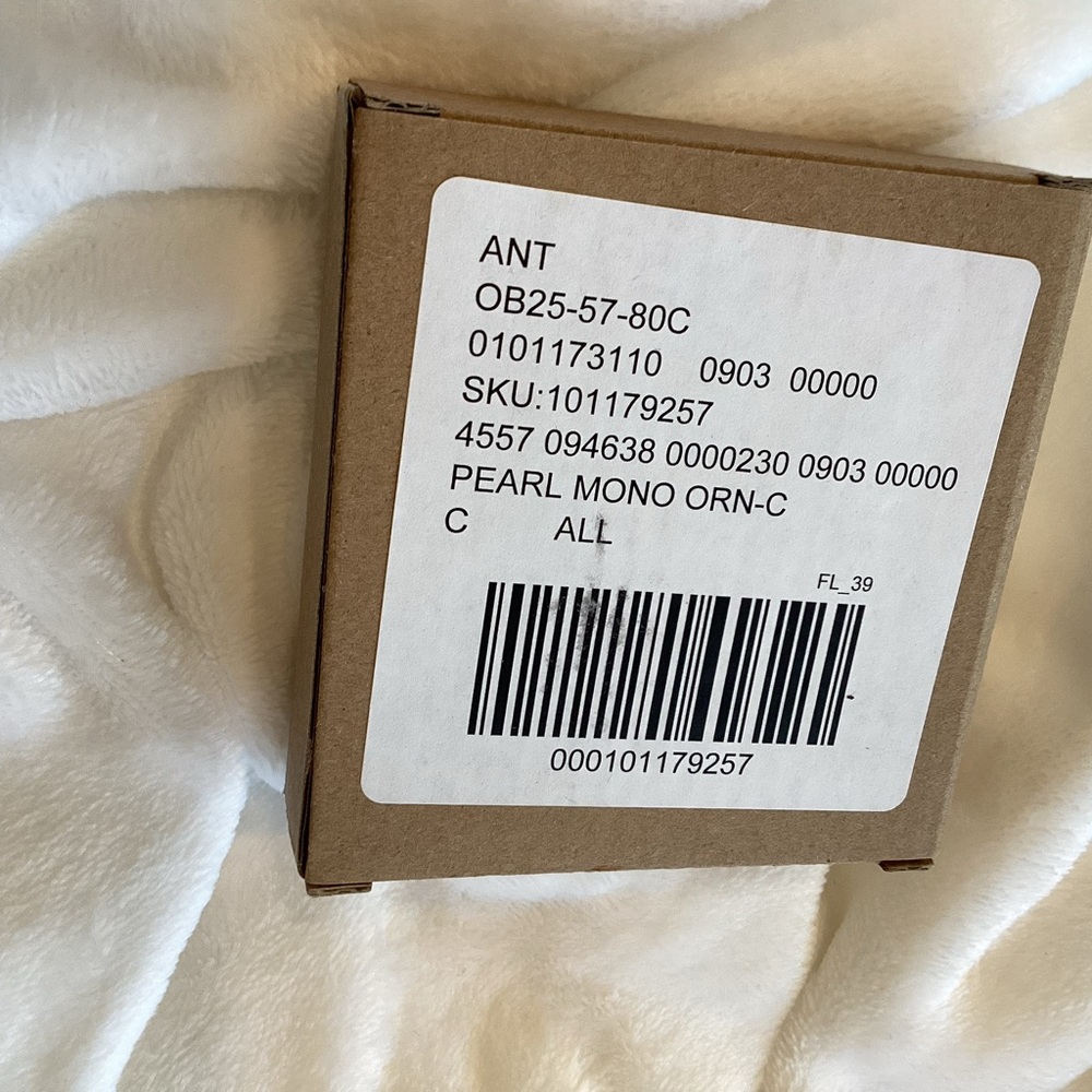 ‘C’ Anthropologie Pearl Monogram Ornament Letter C Gold Color - Picture 4 of 4